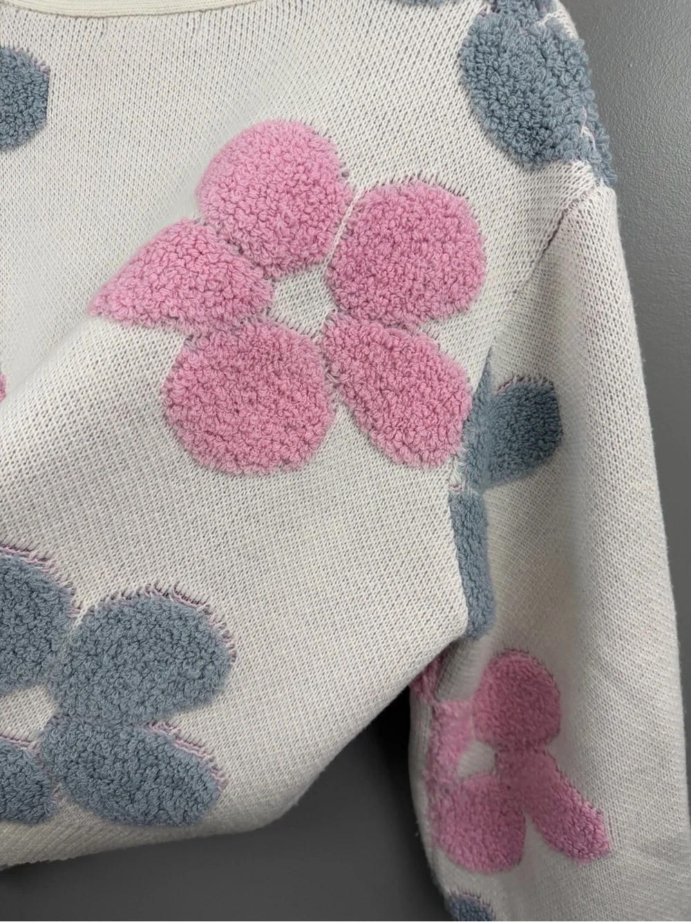 Moon & Madison Cardigan Oversized Button Up Cropped Fuzzy Floral Size Large - Picture 7 of 13